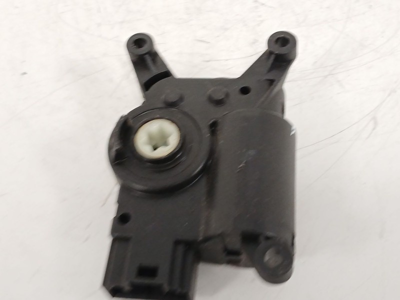 Recambio de motor apertura trampillas climatizador para seat leon (5f1) 1.6 tdi referencia OEM IAM 5Q0907511K  