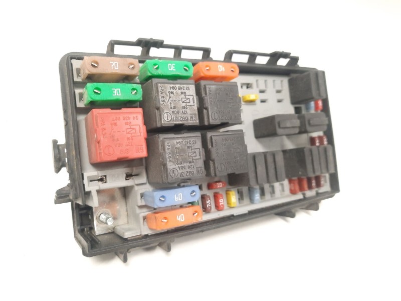 Recambio de caja reles / fusibles para opel corsa d cosmo referencia OEM IAM 13217394  