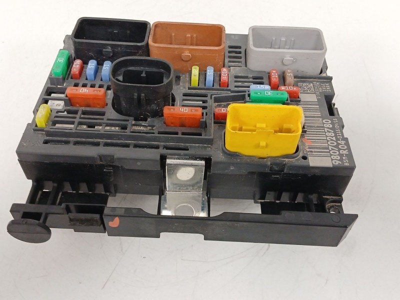 Recambio de caja reles / fusibles para peugeot partner tepee 1.6 hdi 90 referencia OEM IAM 9807028780  