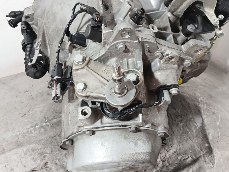 Recambio de caja cambios para peugeot partner tepee 1.6 hdi 90 referencia OEM IAM 20ET07 8162634B 