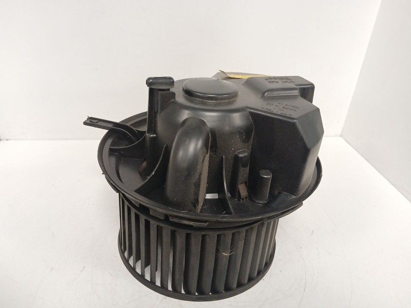 Recambio de motor calefaccion para audi a3 (8p1) 2.0 tdi 16v referencia OEM IAM 1K1820015 F983228M 