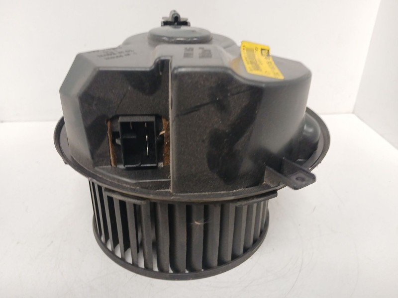 Recambio de motor calefaccion para audi a3 (8p1) 2.0 tdi 16v referencia OEM IAM 1K1820015 F983228M 