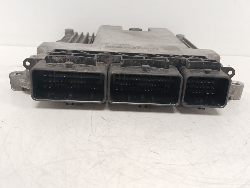 Recambio de centralita motor uce para renault laguna iii (bt0/1) 2.0 dci (bt07, bt0j, bt14, bt1a, bt1s) referencia OEM IAM 02810