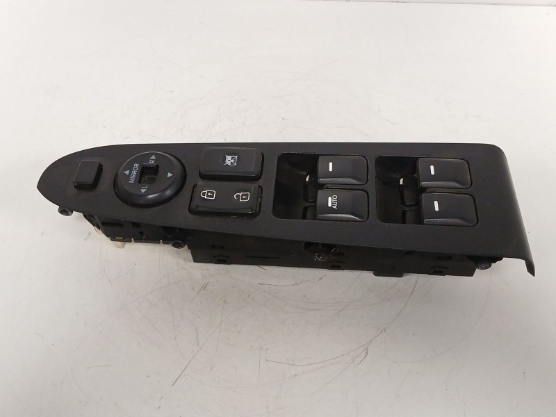 Recambio de mando elevalunas delantero izquierdo para kia sportage iii (sl) 1.7 crdi referencia OEM IAM 935703W400WK  