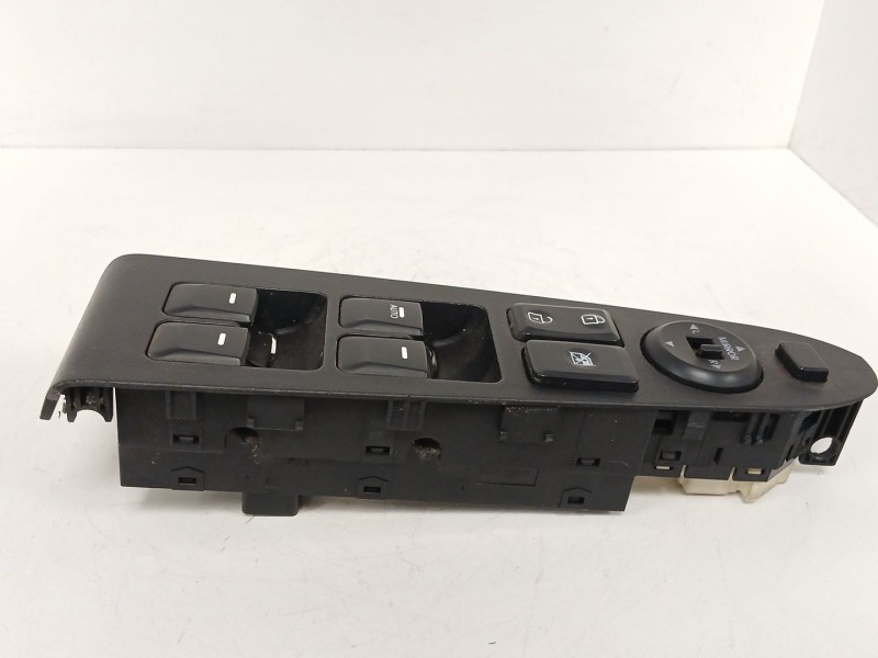 Recambio de mando elevalunas delantero izquierdo para kia sportage iii (sl) 1.7 crdi referencia OEM IAM 935703W400WK  