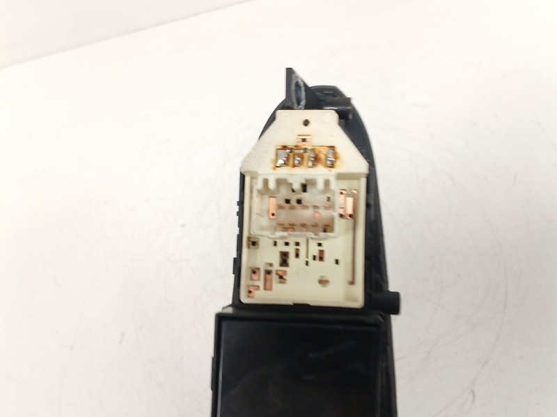 Recambio de mando elevalunas delantero izquierdo para kia sportage iii (sl) 1.7 crdi referencia OEM IAM 935703W400WK  