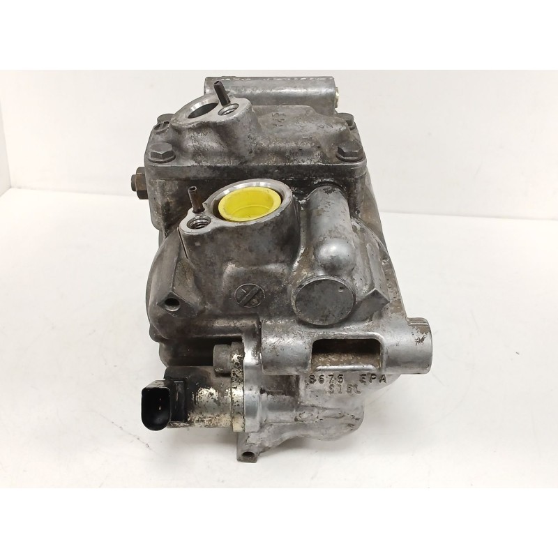 Recambio de compresor aire acondicionado para volkswagen golf v (1k1) 2.0 tdi 16v referencia OEM IAM 1K0820803Q 8676F 