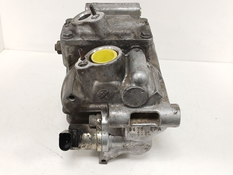Recambio de compresor aire acondicionado para volkswagen golf v (1k1) 2.0 tdi 16v referencia OEM IAM 1K0820803Q 8676F 