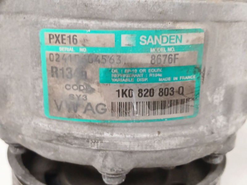Recambio de compresor aire acondicionado para volkswagen golf v (1k1) 2.0 tdi 16v referencia OEM IAM 1K0820803Q 8676F 