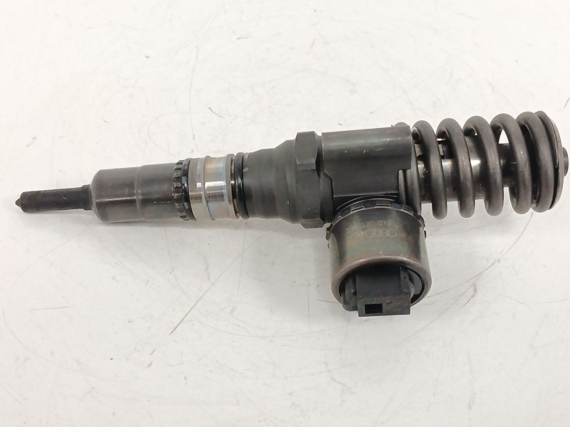 Recambio de inyector para volkswagen golf v (1k1) 2.0 tdi 16v referencia OEM IAM 03G130073G  