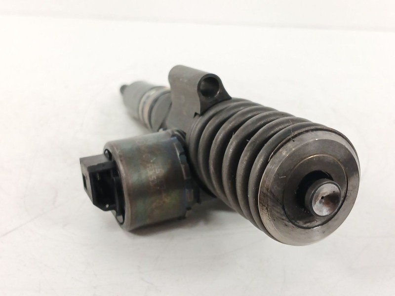 Recambio de inyector para volkswagen golf v (1k1) 2.0 tdi 16v referencia OEM IAM 03G130073G  