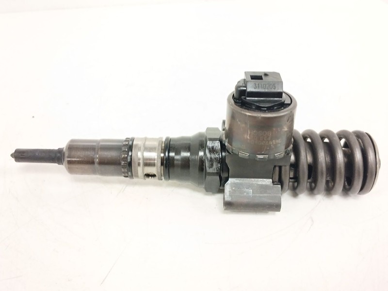 Recambio de inyector para volkswagen golf v (1k1) 2.0 tdi 16v referencia OEM IAM   