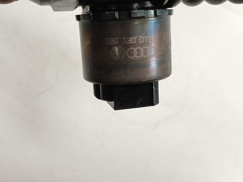 Recambio de inyector para volkswagen golf v (1k1) 2.0 tdi 16v referencia OEM IAM   