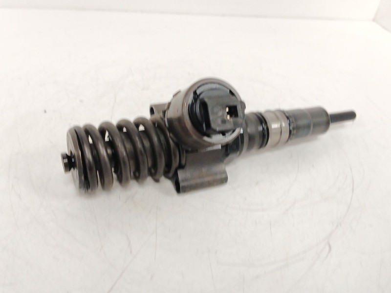 Recambio de inyector para volkswagen golf v (1k1) 2.0 tdi 16v referencia OEM IAM 03G130073  