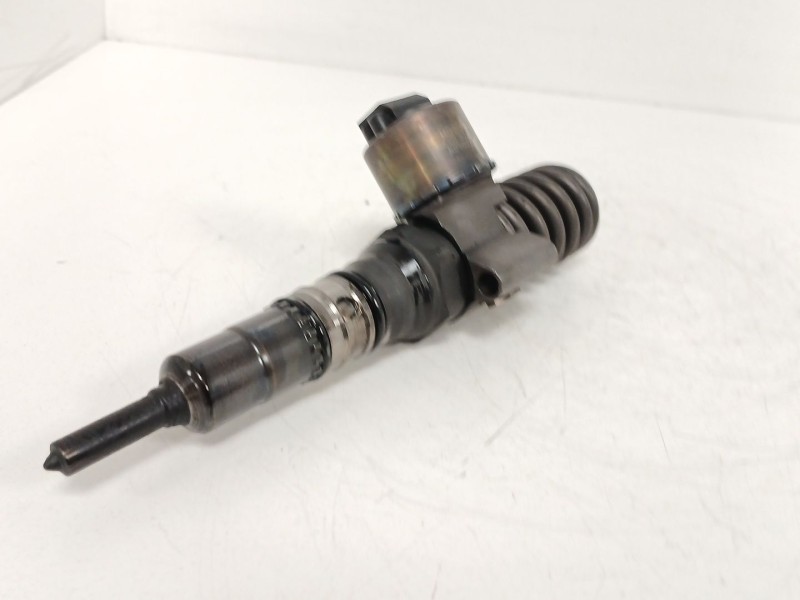 Recambio de inyector para volkswagen golf v (1k1) 2.0 tdi 16v referencia OEM IAM 03G130073  