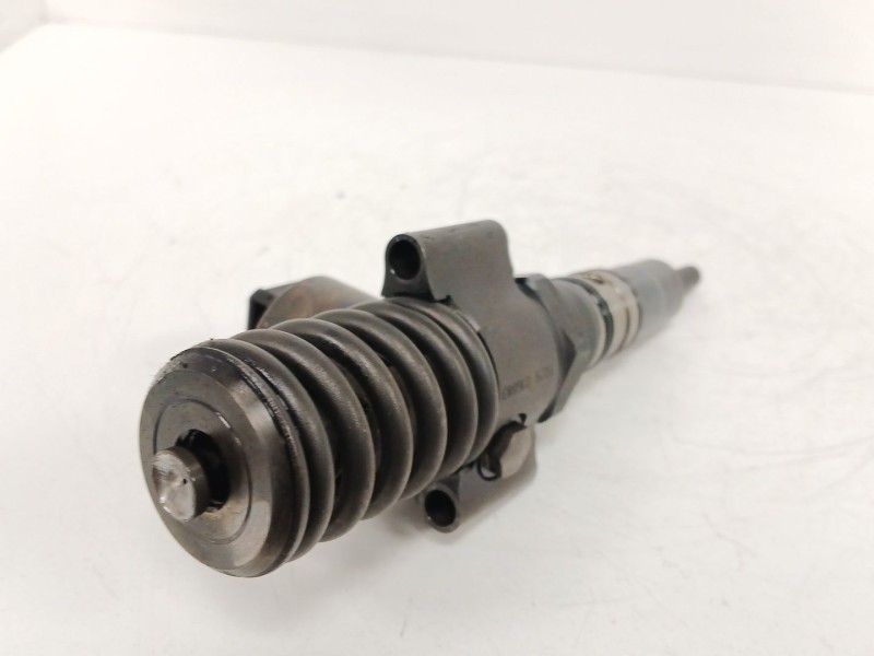 Recambio de inyector para volkswagen golf v (1k1) 2.0 tdi 16v referencia OEM IAM 03G130073  