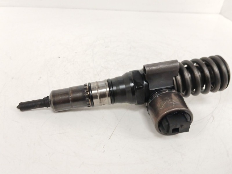 Recambio de inyector para volkswagen golf v (1k1) 2.0 tdi 16v referencia OEM IAM 03G130073G  