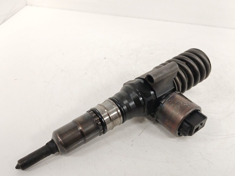 Recambio de inyector para volkswagen golf v (1k1) 2.0 tdi 16v referencia OEM IAM 03G130073G  