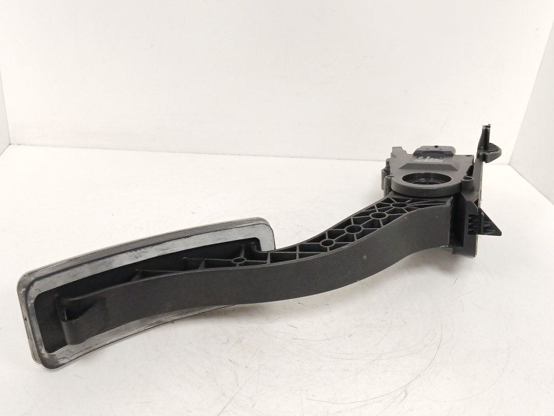 Recambio de pedal acelerador para mercedes-benz clase a (w176) a 180 cdi (176.000) referencia OEM IAM A2463001604Q5  