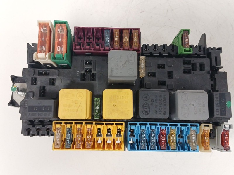 Recambio de caja reles / fusibles para mercedes-benz clase a (w176) a 180 cdi (176.000) referencia OEM IAM A2469060093 138609100