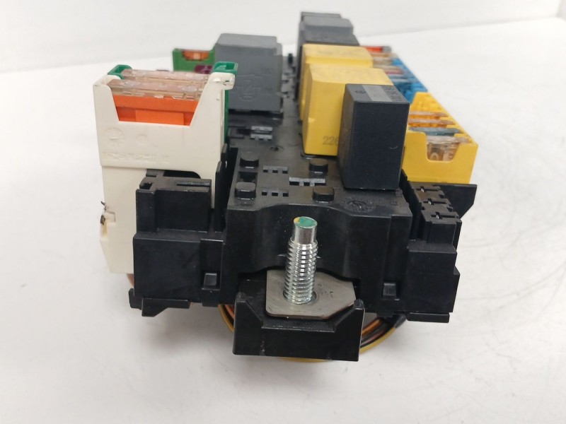 Recambio de caja reles / fusibles para mercedes-benz clase a (w176) a 180 cdi (176.000) referencia OEM IAM A2469060093 138609100