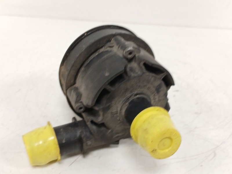 Recambio de bomba agua para mercedes-benz clase a (w176) a 180 cdi (176.000) referencia OEM IAM A0005000686 0392023206 