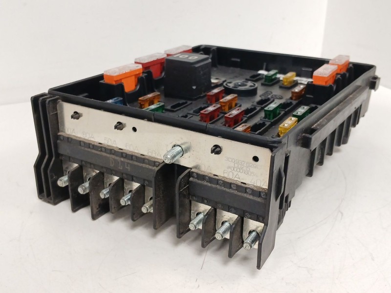 Recambio de caja reles / fusibles para volkswagen cc b7 (358) 2.0 tdi referencia OEM IAM 3C0937125A  