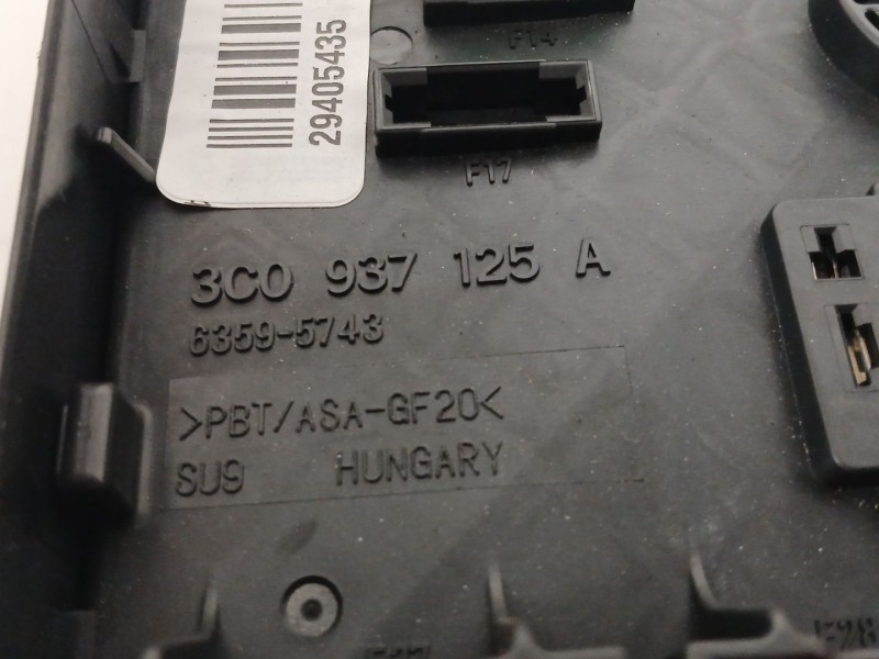 Recambio de caja reles / fusibles para volkswagen cc b7 (358) 2.0 tdi referencia OEM IAM 3C0937125A  