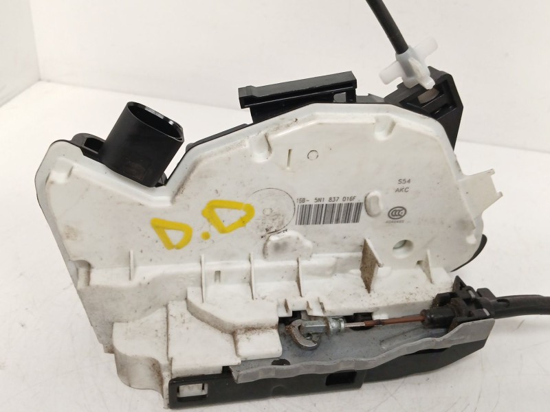 Recambio de cerradura puerta delantera derecha para volkswagen cc b7 (358) 2.0 tdi referencia OEM IAM 5N1837016F  