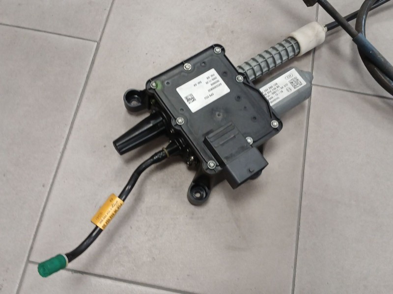 Recambio de freno de mano electrico para peugeot 5008 (0u_, 0e_) 2.0 hdi referencia OEM IAM A2C53293632  