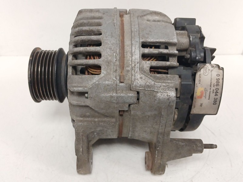 Recambio de alternador para volkswagen polo iv (9n_, 9a_) 1.4 16v referencia OEM IAM 0986044380  