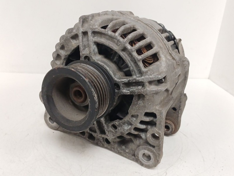Recambio de alternador para volkswagen polo iv (9n_, 9a_) 1.4 16v referencia OEM IAM 0986044380  