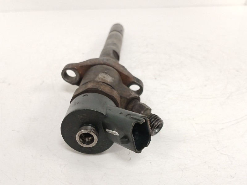 Recambio de inyector para ford focus c-max (dm2) 1.6 tdci referencia OEM IAM 0445110188  