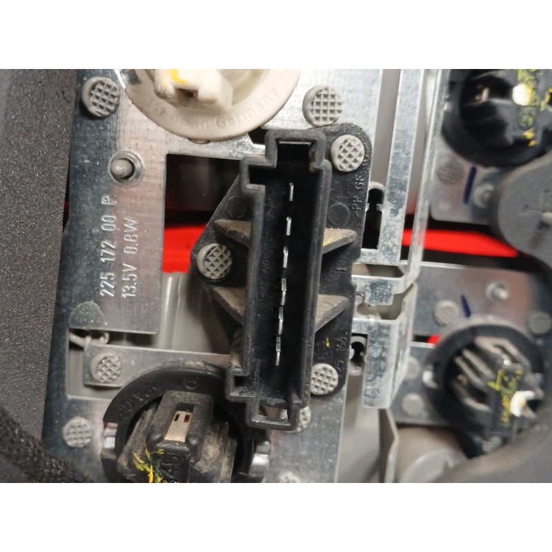 Recambio de piloto trasero derecho para mercedes-benz clase m (w164) ml 320 cdi 4-matic (164.122) referencia OEM IAM   