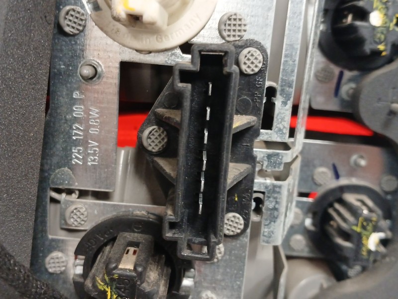 Recambio de piloto trasero derecho para mercedes-benz clase m (w164) ml 320 cdi 4-matic (164.122) referencia OEM IAM   