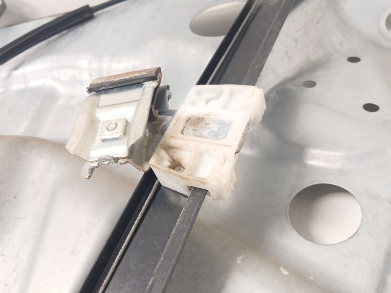 Recambio de elevalunas delantero izquierdo para mercedes-benz clase m (w164) ml 320 cdi 4-matic (164.122) referencia OEM IAM A15