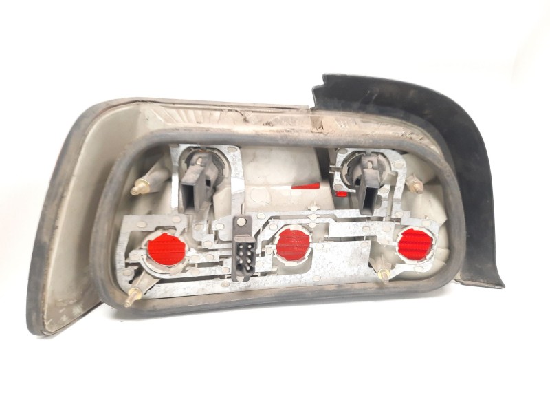 Recambio de piloto trasero derecho para bmw serie 3 berlina (e36) 1.8 cat (m43) referencia OEM IAM  4298 