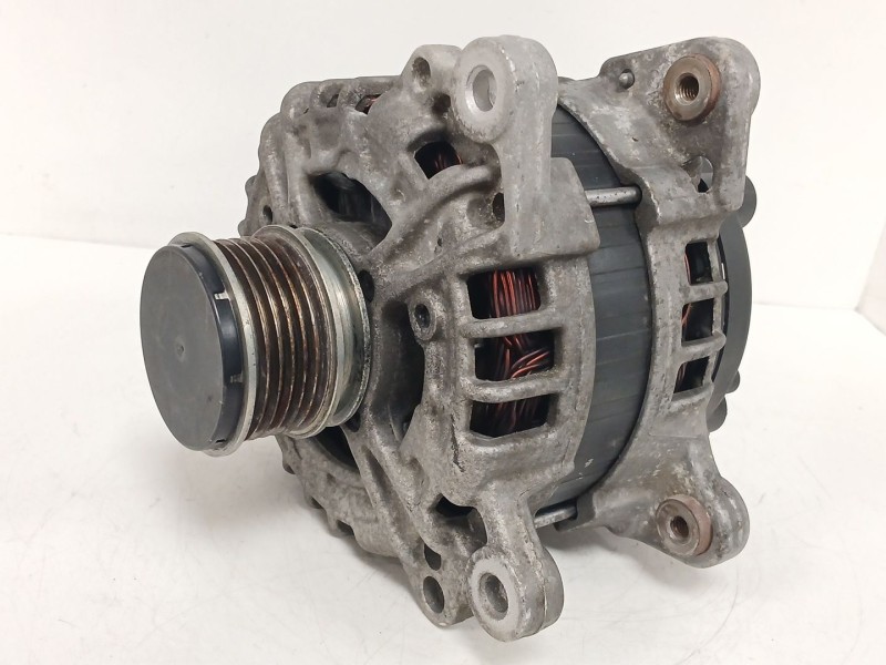 Recambio de alternador para seat ibiza iv (6j5, 6p1) 1.4 tdi referencia OEM IAM 04B903023B  