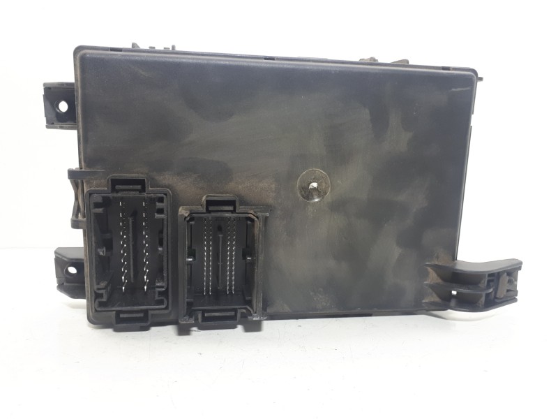 Recambio de caja reles / fusibles para opel corsa d catch me referencia OEM IAM 13301562 401154265 28206627