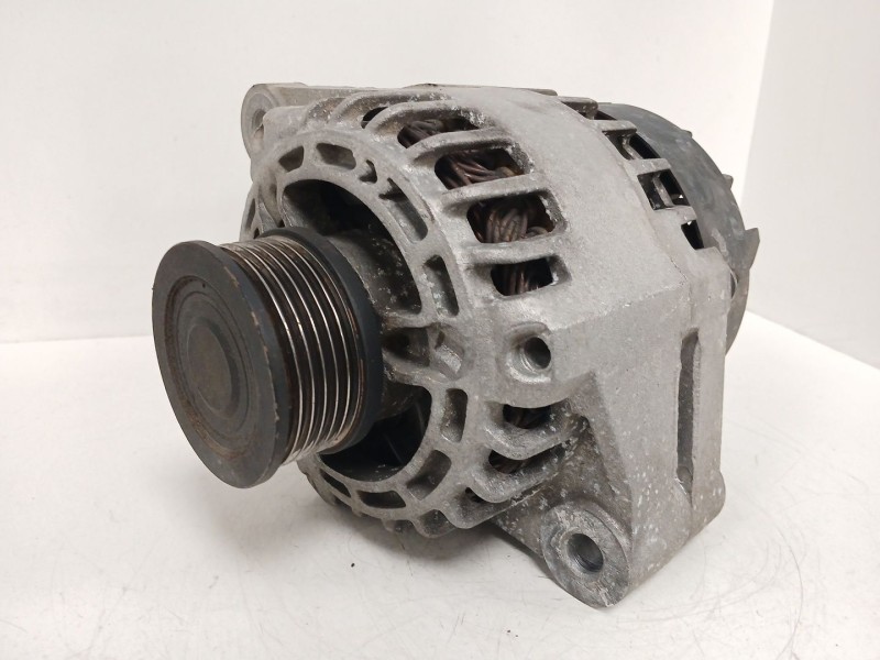 Recambio de alternador para opel zafira / zafira family b (a05) 1.9 cdti (m75) referencia OEM IAM 93169028  