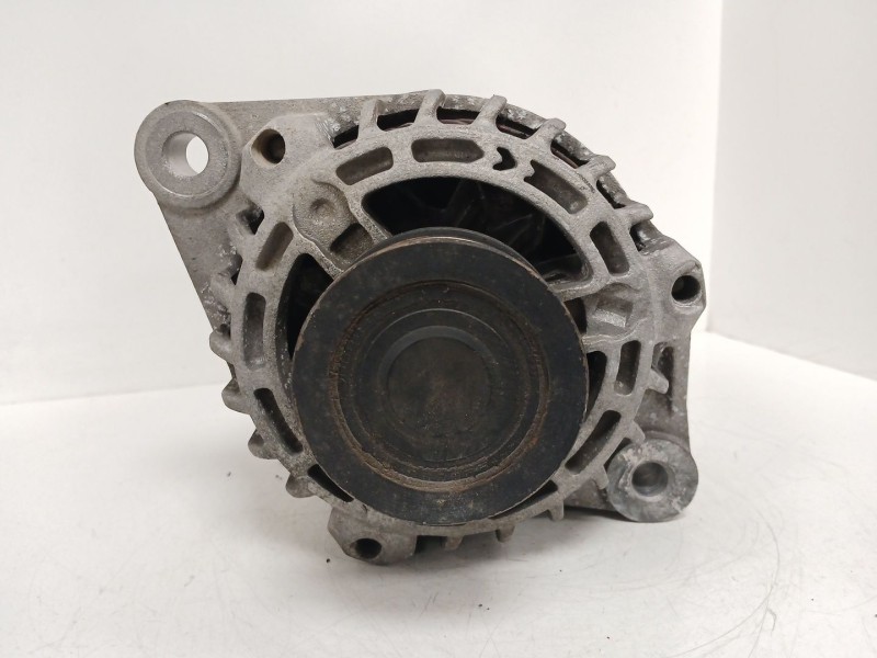 Recambio de alternador para opel zafira / zafira family b (a05) 1.9 cdti (m75) referencia OEM IAM 93169028  