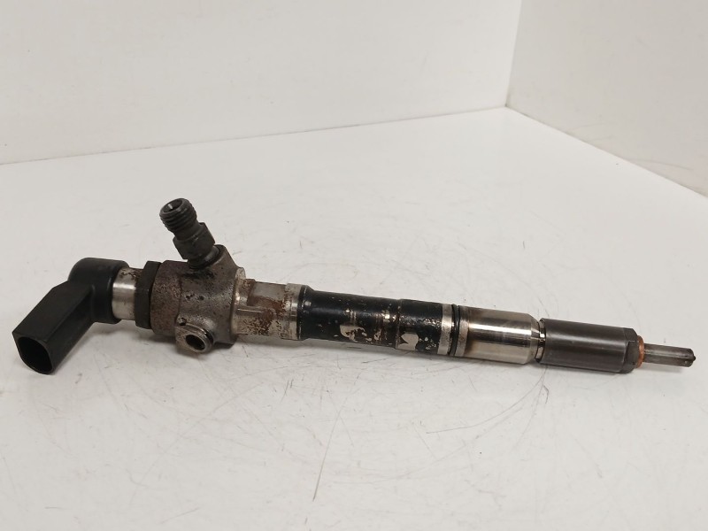 Recambio de inyector para seat ibiza iv st (6j8, 6p8) 1.6 tdi referencia OEM IAM 03L130277B  