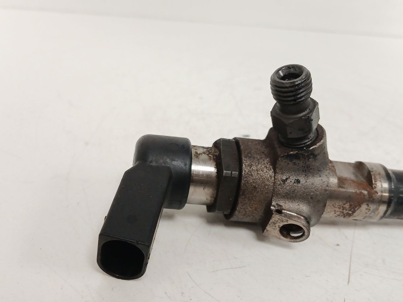 Recambio de inyector para seat ibiza iv st (6j8, 6p8) 1.6 tdi referencia OEM IAM 03L130277B  