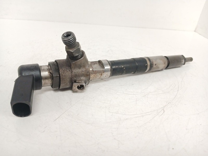 Recambio de inyector para seat ibiza iv st (6j8, 6p8) 1.6 tdi referencia OEM IAM 03L130277B  