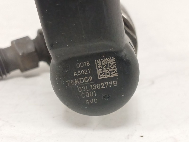 Recambio de inyector para seat ibiza iv st (6j8, 6p8) 1.6 tdi referencia OEM IAM 03L130277B  