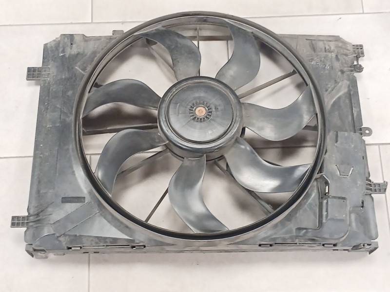 Recambio de electroventilador para mercedes-benz clase a (w176) a 180 cdi (176.000) referencia OEM IAM A2465000064 3136613373 