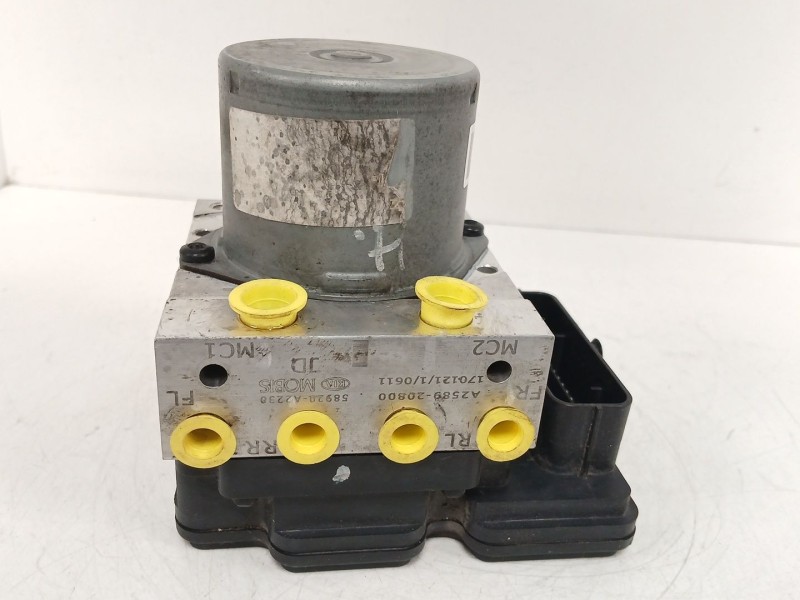 Recambio de abs para kia cee´d (jd) 1.6 crdi 110 referencia OEM IAM A258920800 58920A2230 17012110611