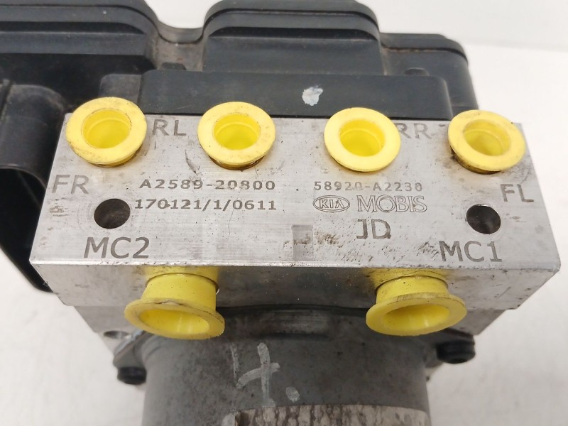 Recambio de abs para kia cee´d (jd) 1.6 crdi 110 referencia OEM IAM A258920800 58920A2230 17012110611