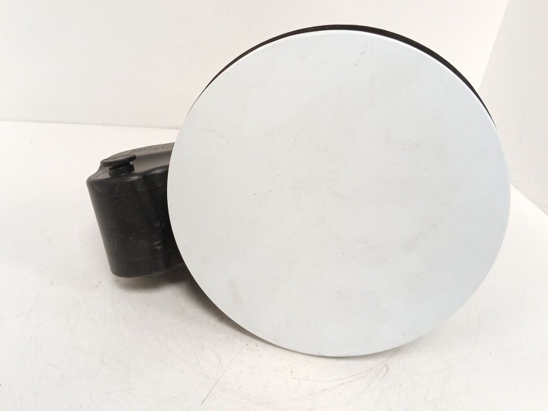 Recambio de tapa exterior combustible para kia cee´d (jd) 1.6 crdi 110 referencia OEM IAM   