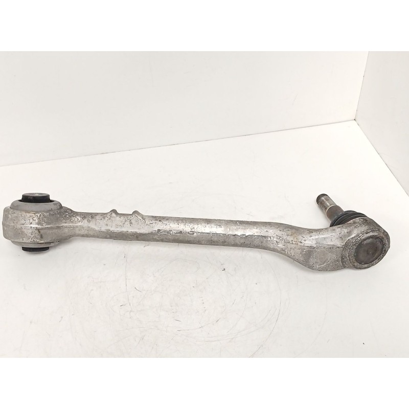 Recambio de brazo suspension inferior delantero derecho para bmw 3 (f30, f80) 320 d referencia OEM IAM 6852992  